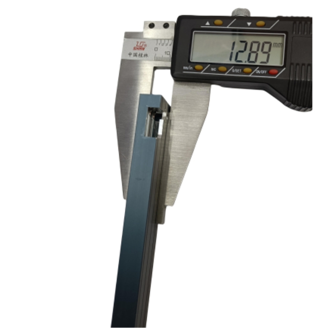 Perfil de aluminio para muebles negros oxidados