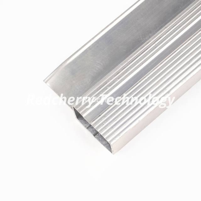 Profil&eacute; d'extrusion de nez de marche en aluminium avec bord antid&eacute;rapant