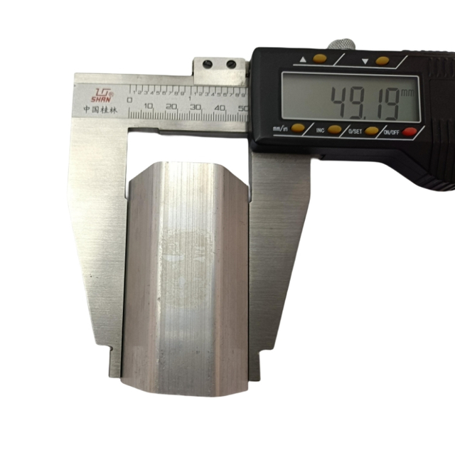 Tubo tondo trapezoidale in alluminio a forma speciale